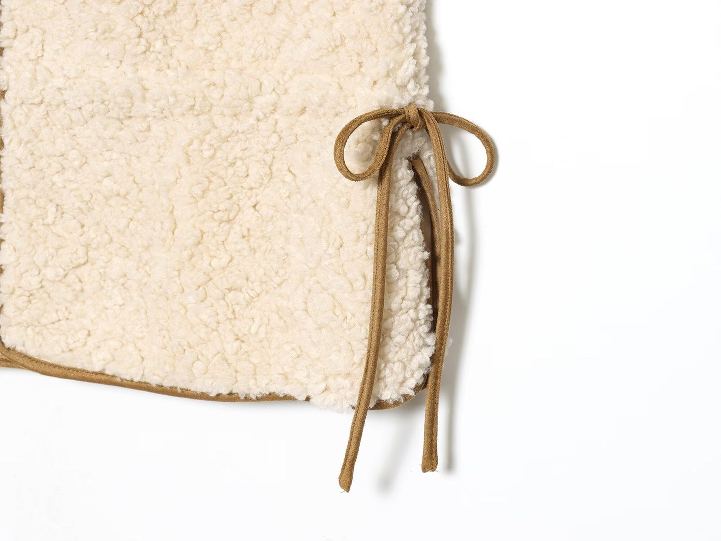 Women's adjustable waist design sleeveless lambswool vest