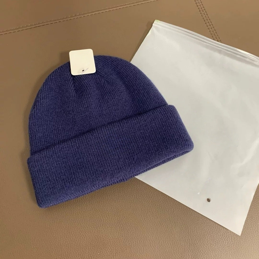 Joker padded warm windproof wool hat in autumn and winter.