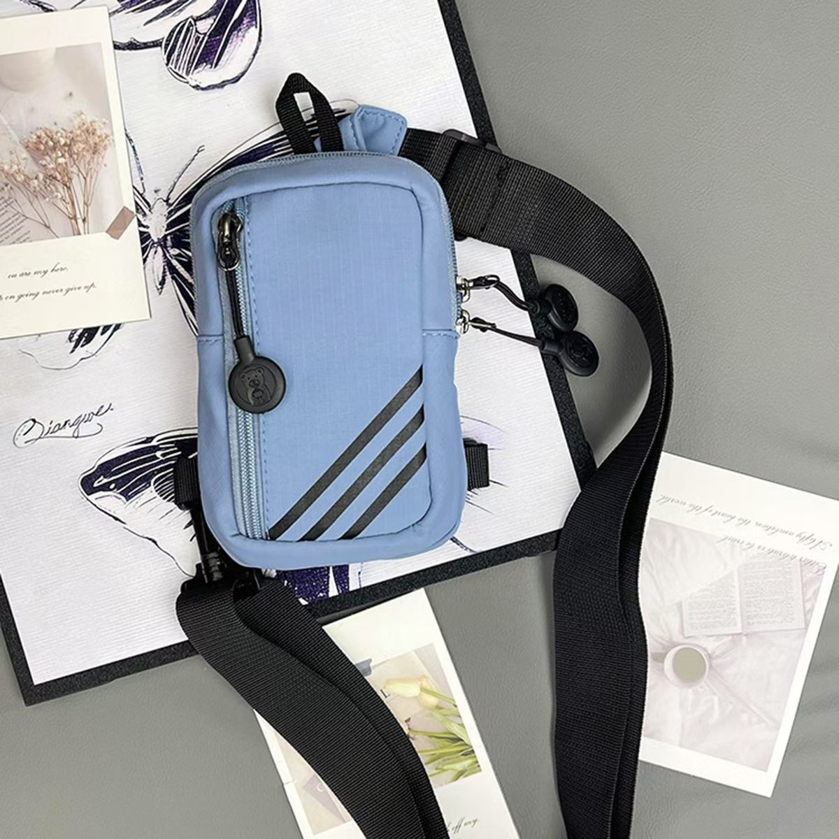 Men's and Women's Casual Joker Sports Adjustable Shoulder Strap Mini Mobile Phone Messenger Bag