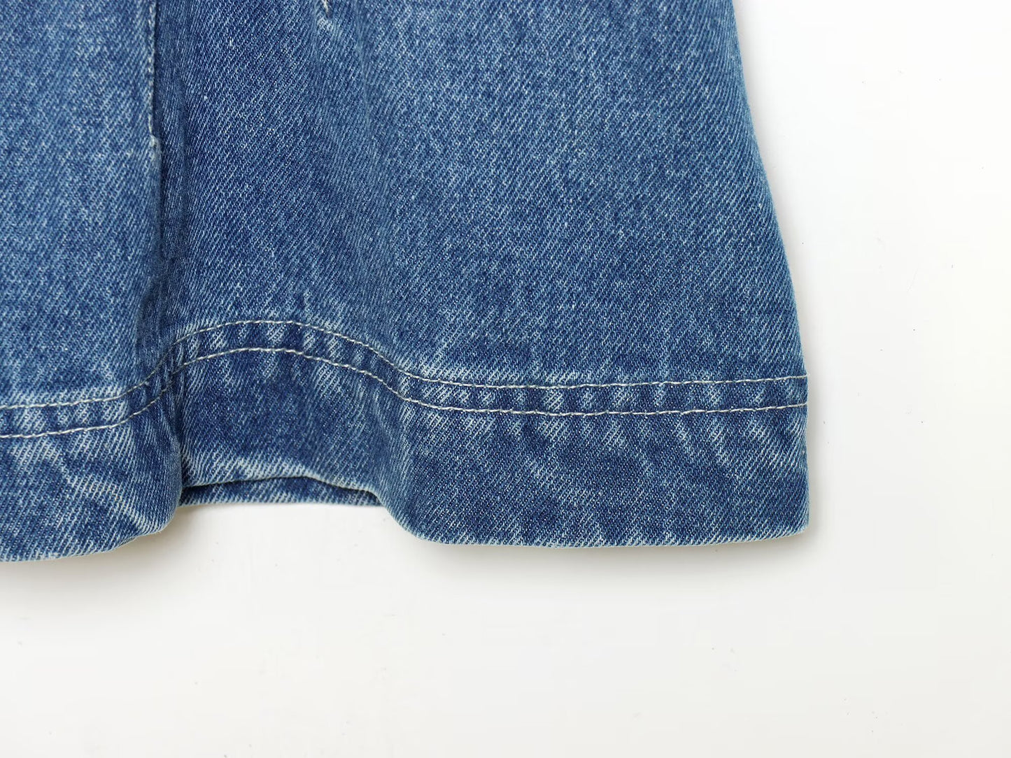 Women's short sleeved waist cinched denim shirt