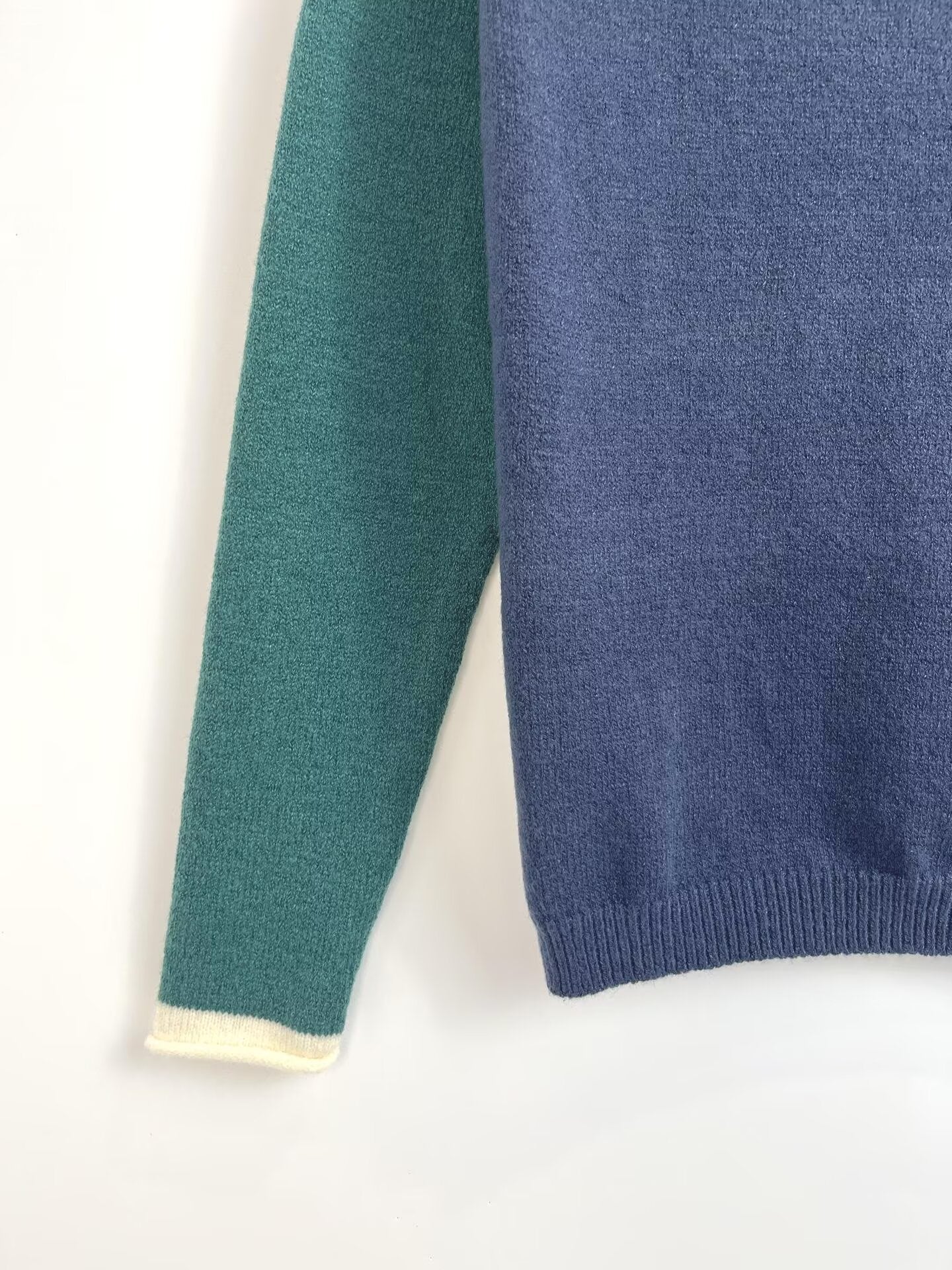 Women's new fashion O Neck long sleeved contrasting knit sweater