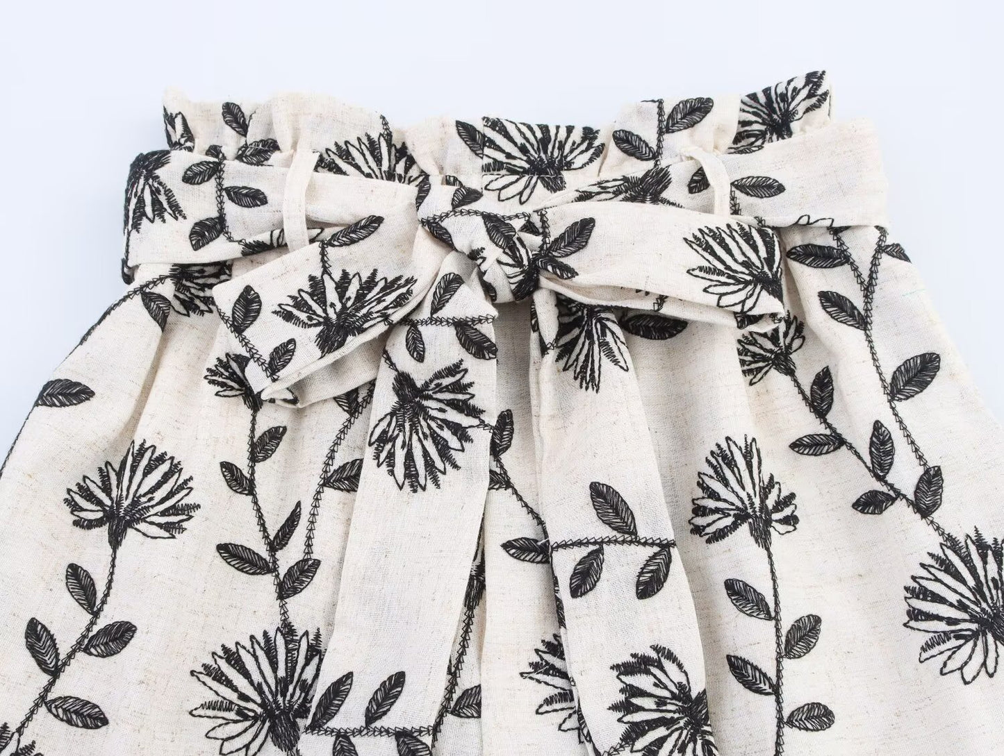 Women's New Fashion With Belt Embroidered Paper Bag Style Casual Shorts