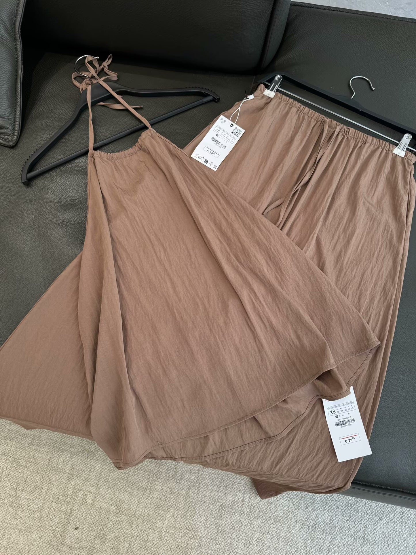 Women's new fashion sleeveless backless halter neck top+Skirts suit