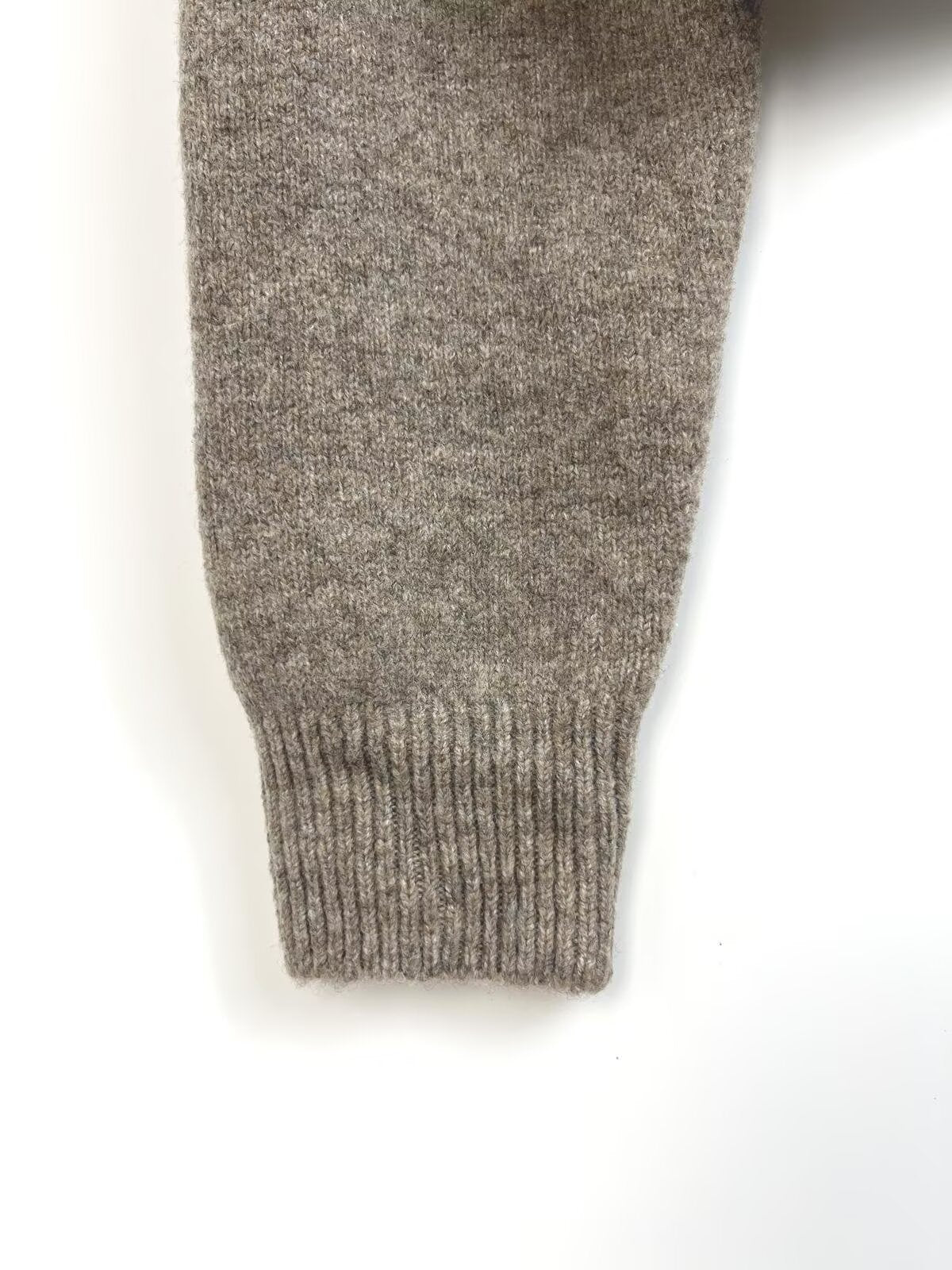 Women's new fashion short O-Neck long sleeved knitted cardigan