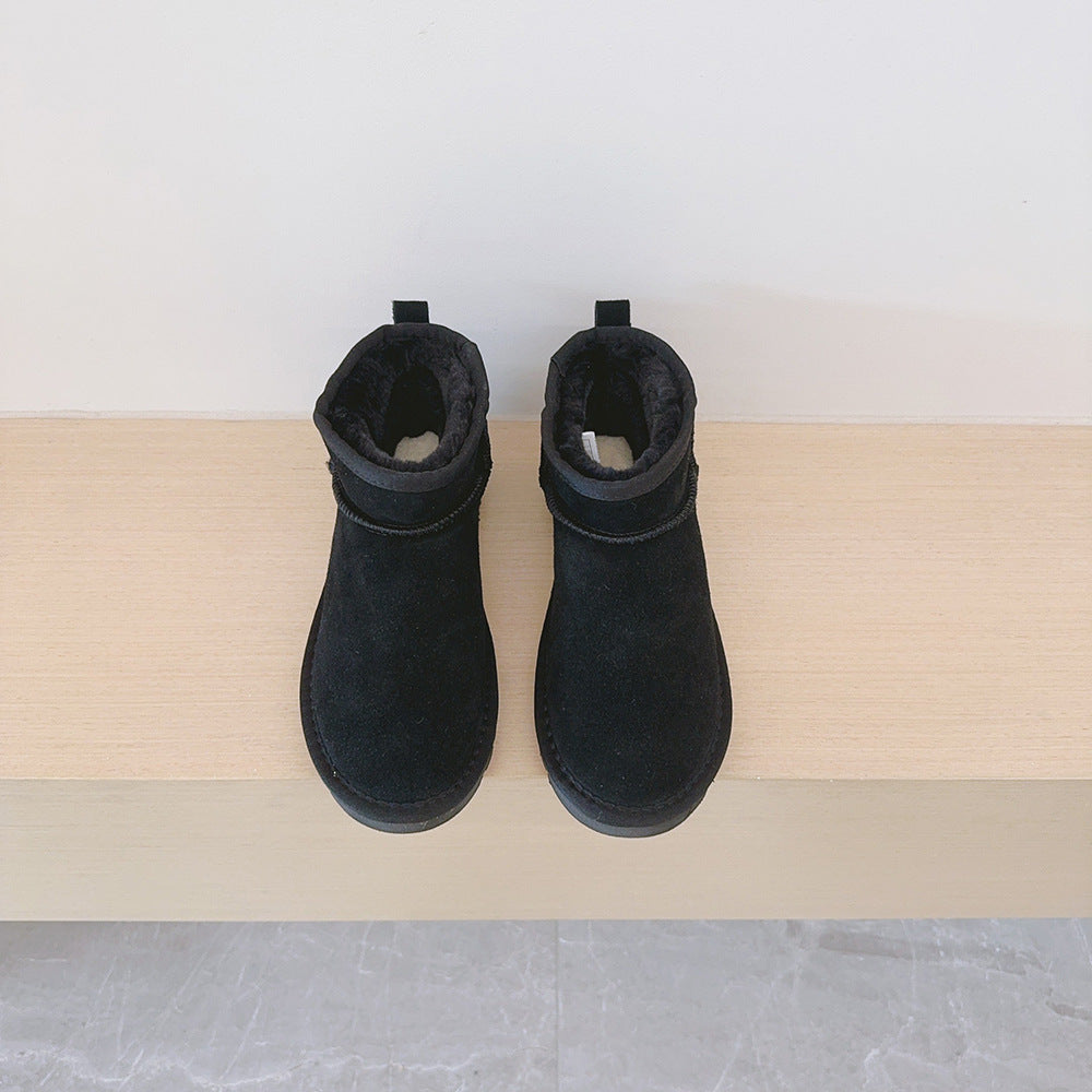 Women's new velvet short snow boots have a shoe box