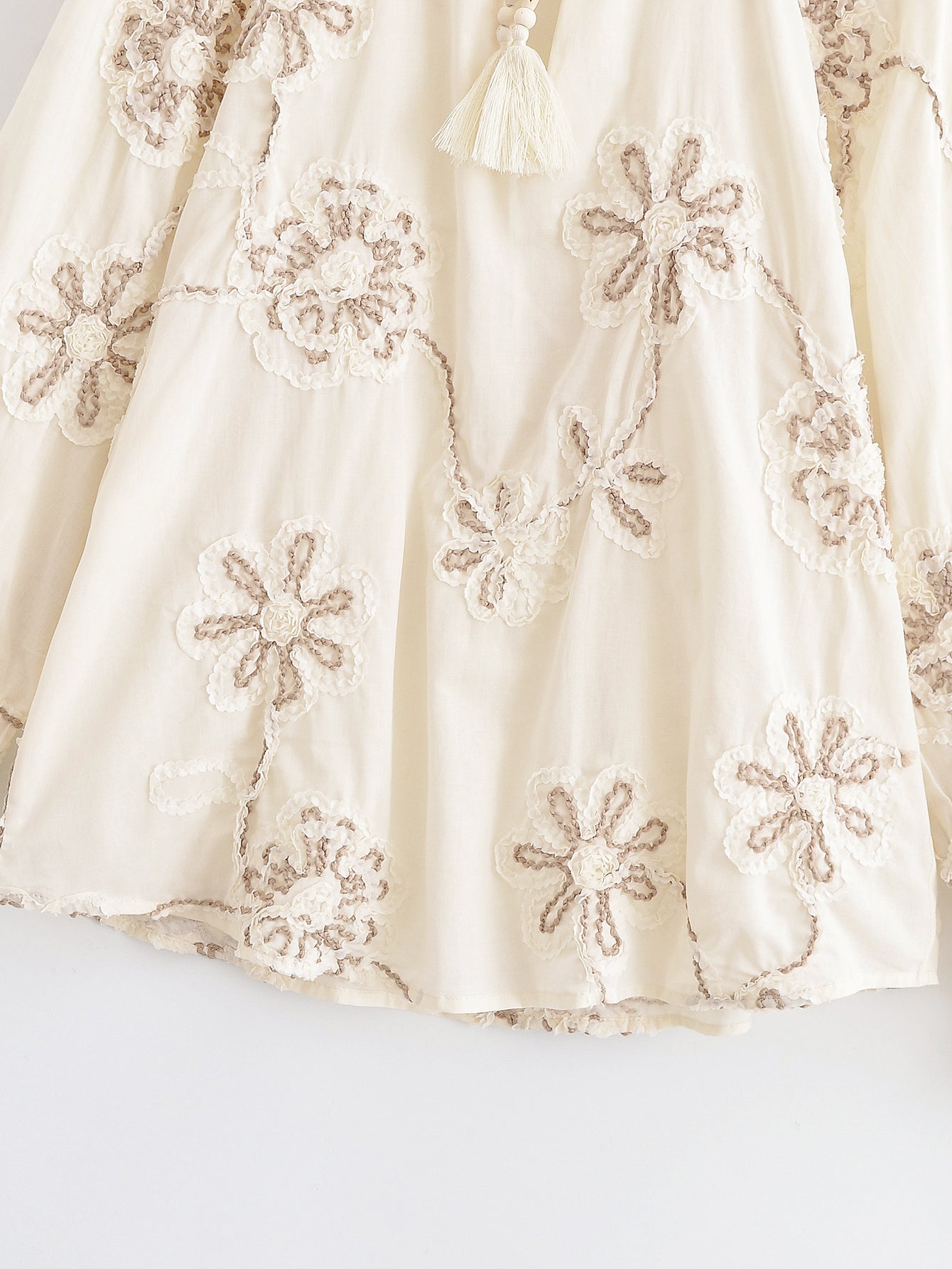 Women's new Fashion long sleeved embroidered lace up shirt