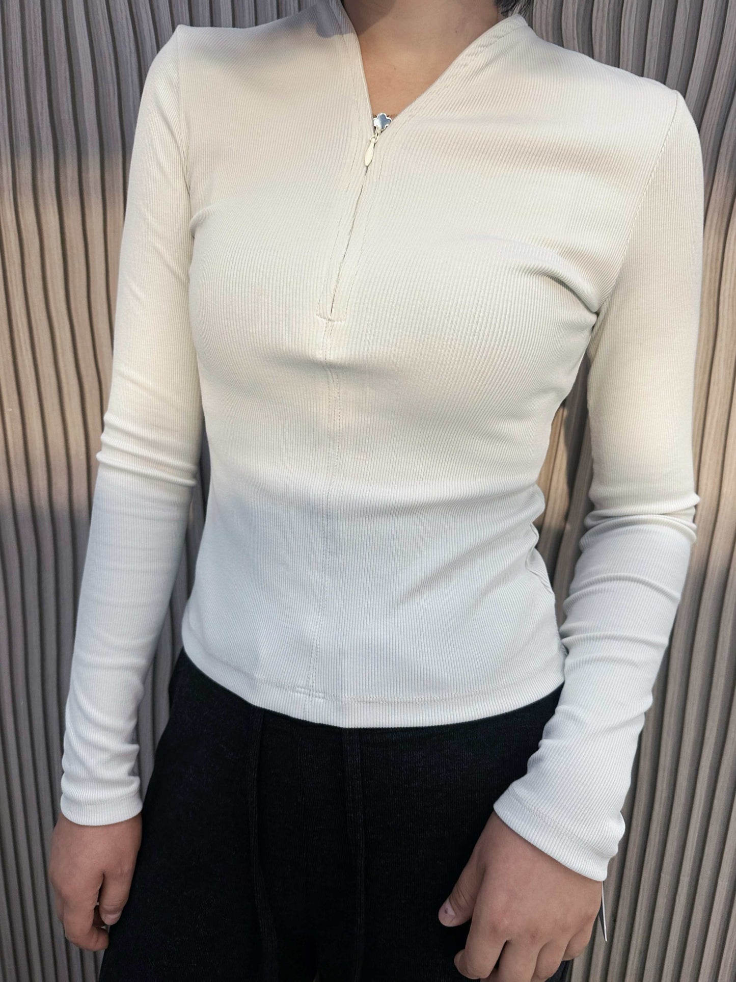 Women's New Casual Joker Slim V-neck Zipper Sports Fitness Long Sleeve Bottoming Shirt