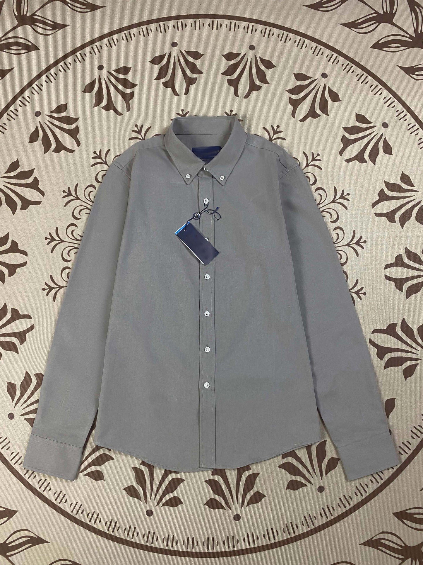 Men and women with the same new casual Joker cotton embroidered couple long sleeve shirt.