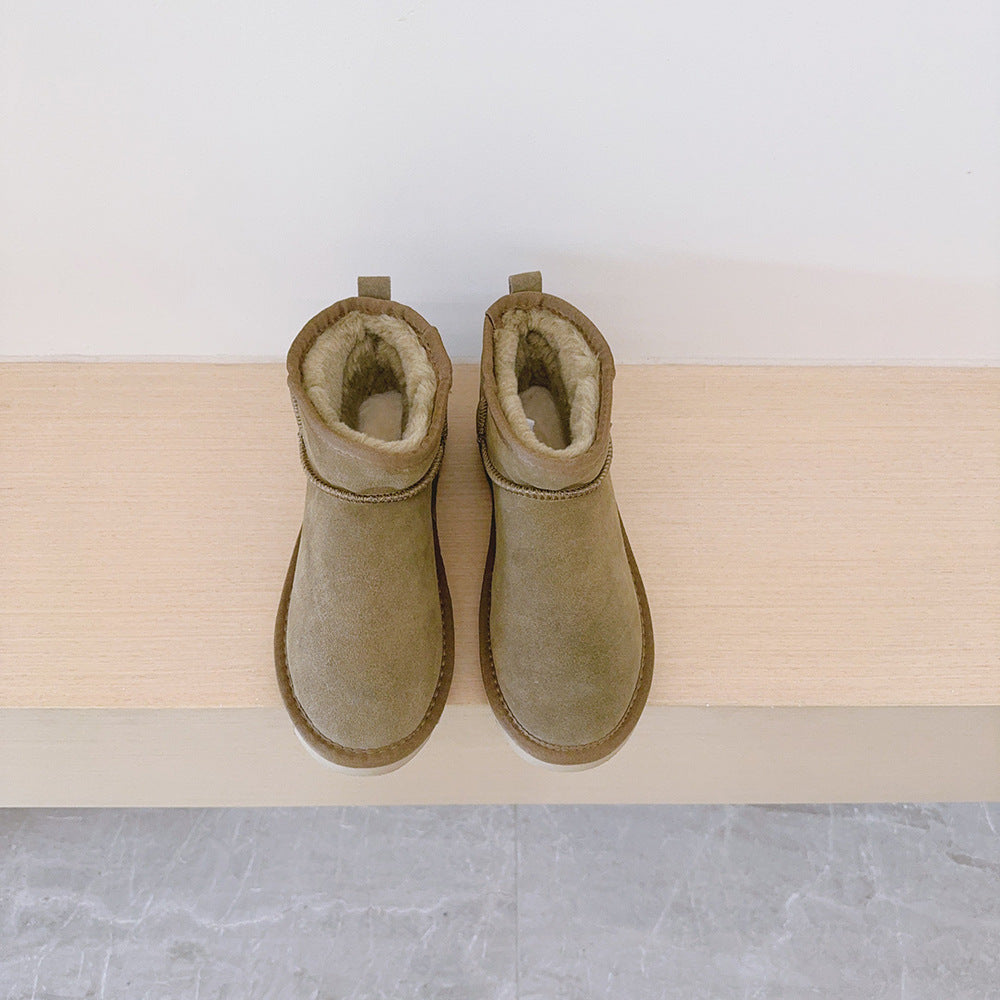 Women's new velvet short snow boots have a shoe box