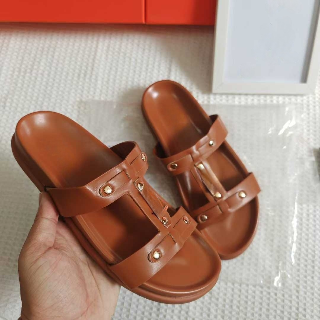 Women's 2025 New Fashion Casual Joker Rivet Decorative Platform Slippers Sandals.