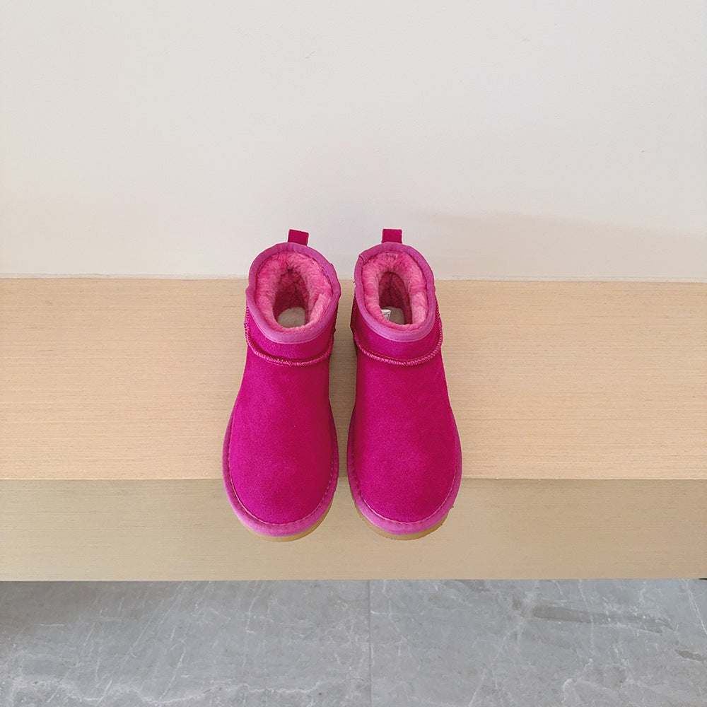 Women's new velvet short snow boots have a shoe box