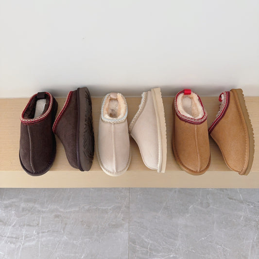 Women's new winter thick-soled short-sleeved snow boots have a shoe box