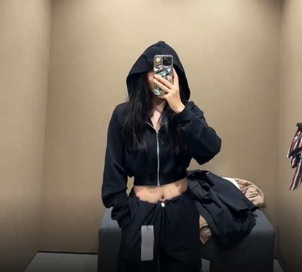 Women's New Fashion Joker Hooded Short Long Sleeve Zipper Sweater Coat.