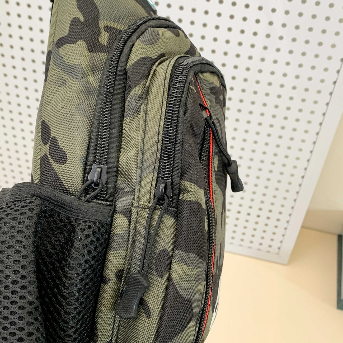 Men and Women with The New Fashion Casual Joker Adjustable Shoulder Strap Slung Shoulder Bag Chest Bag.