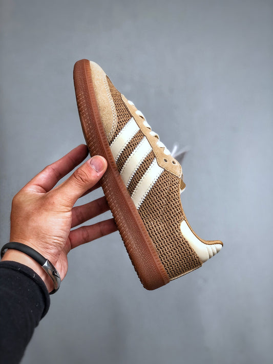 New versatile casual sports shoes with shoe box