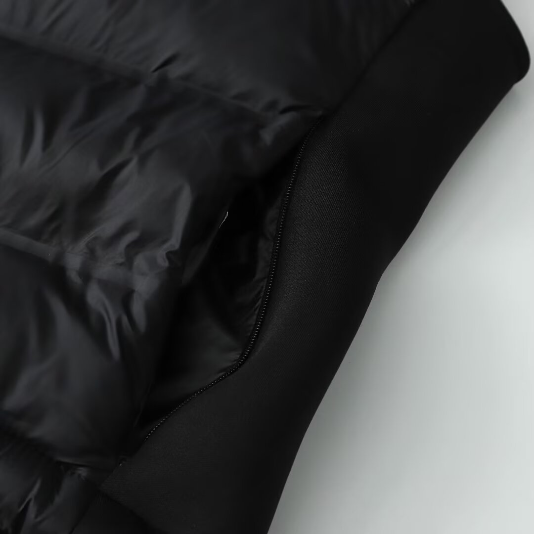 Women's sleeveless contrasting hooded cotton vest