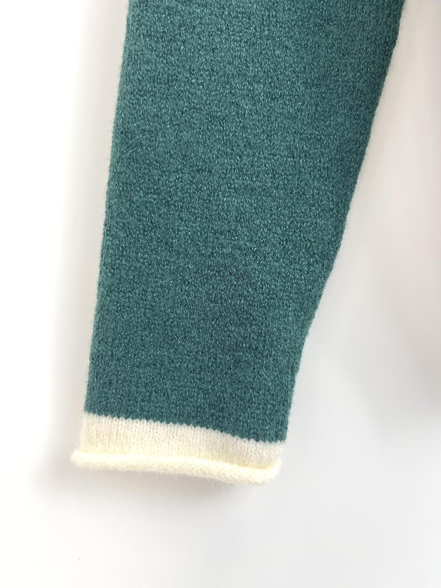 Women's new fashion O Neck long sleeved contrasting knit sweater