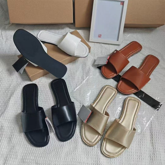 Women's New Fashion Casual Joker Wear Beach Sandals and Slippers with Thin Bottom and Comfortable Slippers.