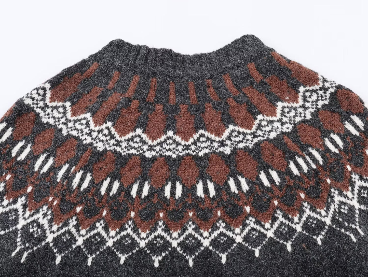 Women's round neck jacquard knitted sweater