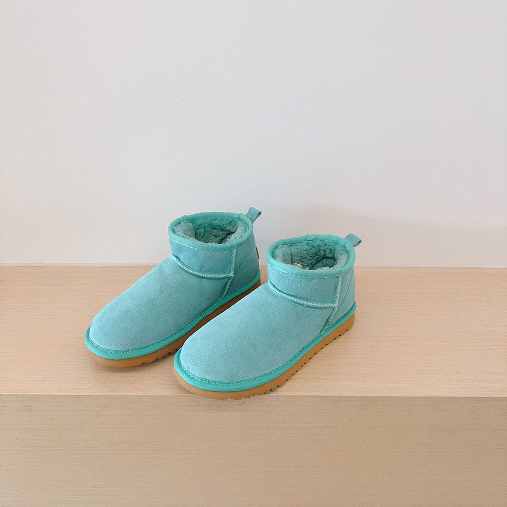 Women's new velvet short snow boots have a shoe box