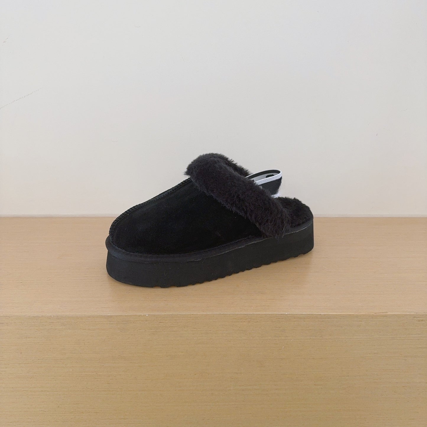 Women's new winter platform letter elastic belt slippers have a shoe box.