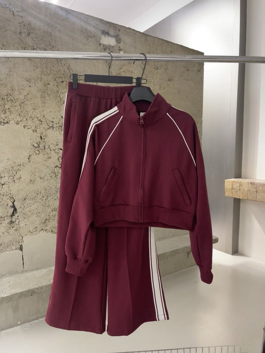 Women's new sports style short jacket and shorts suit