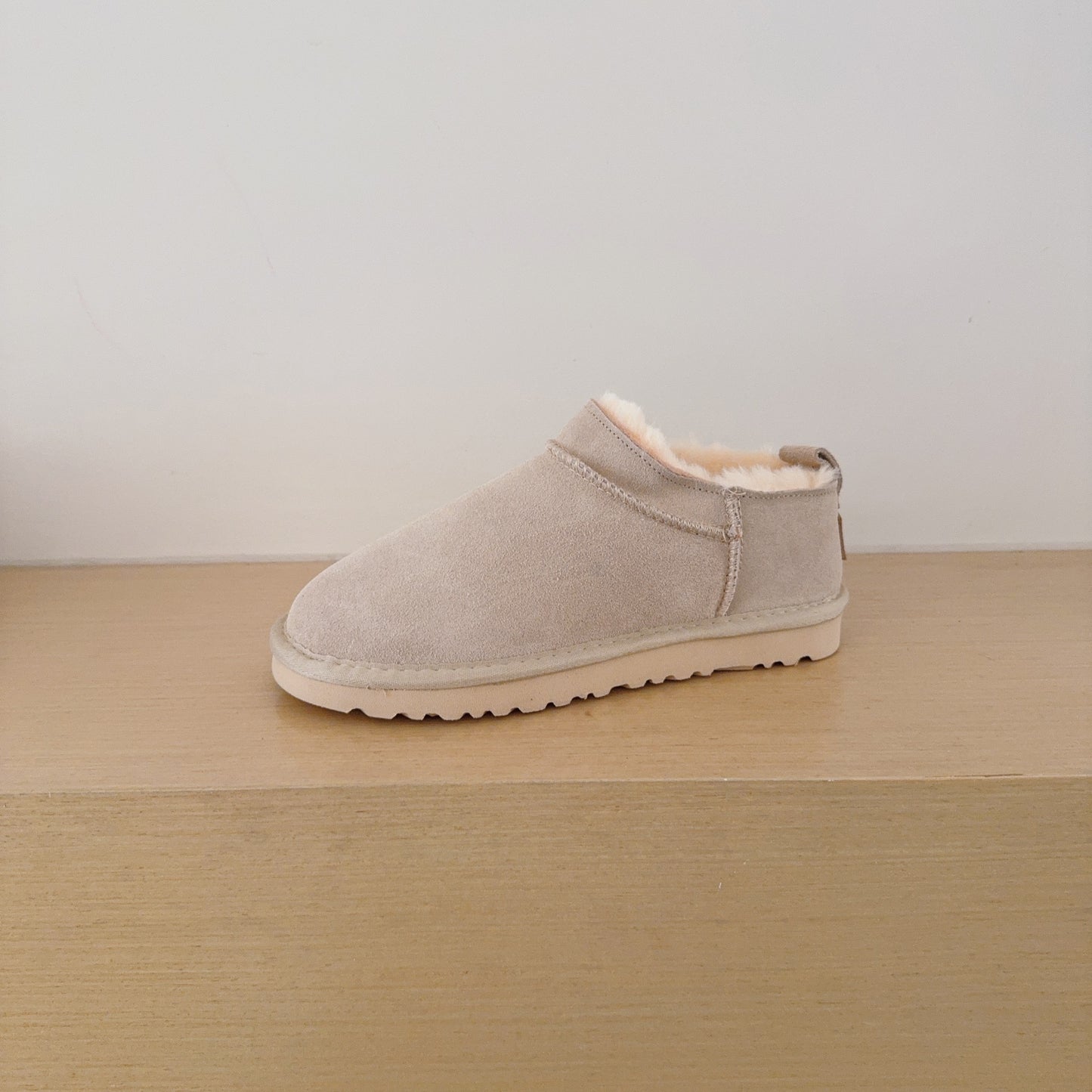 Women's new winter slope short snow boots have a shoe box