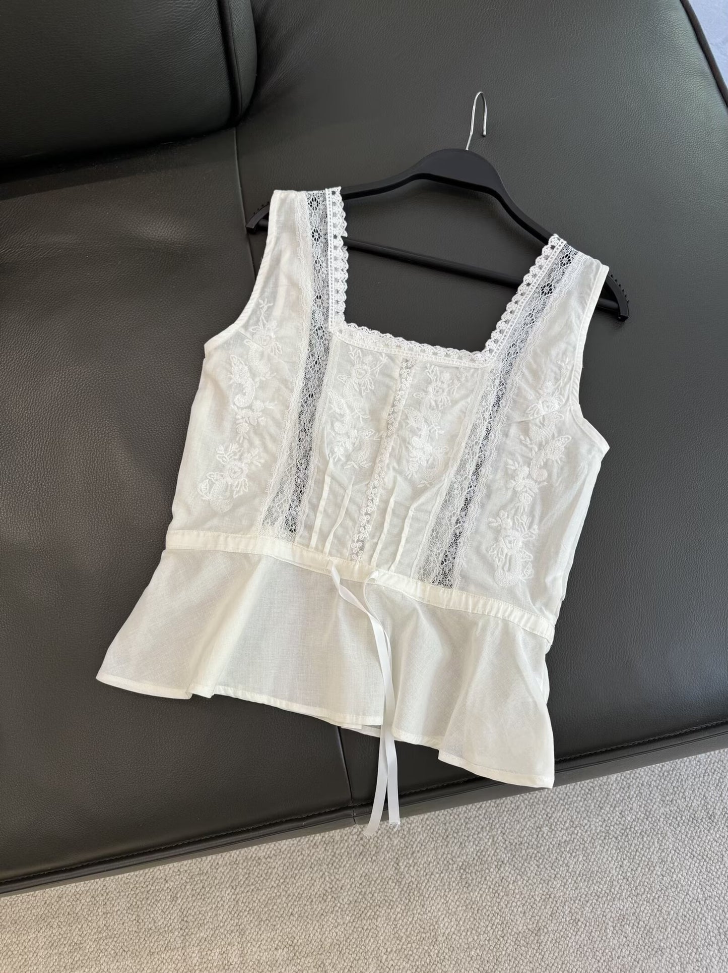 Women's new fashion lace decoration sleeveless square neck top