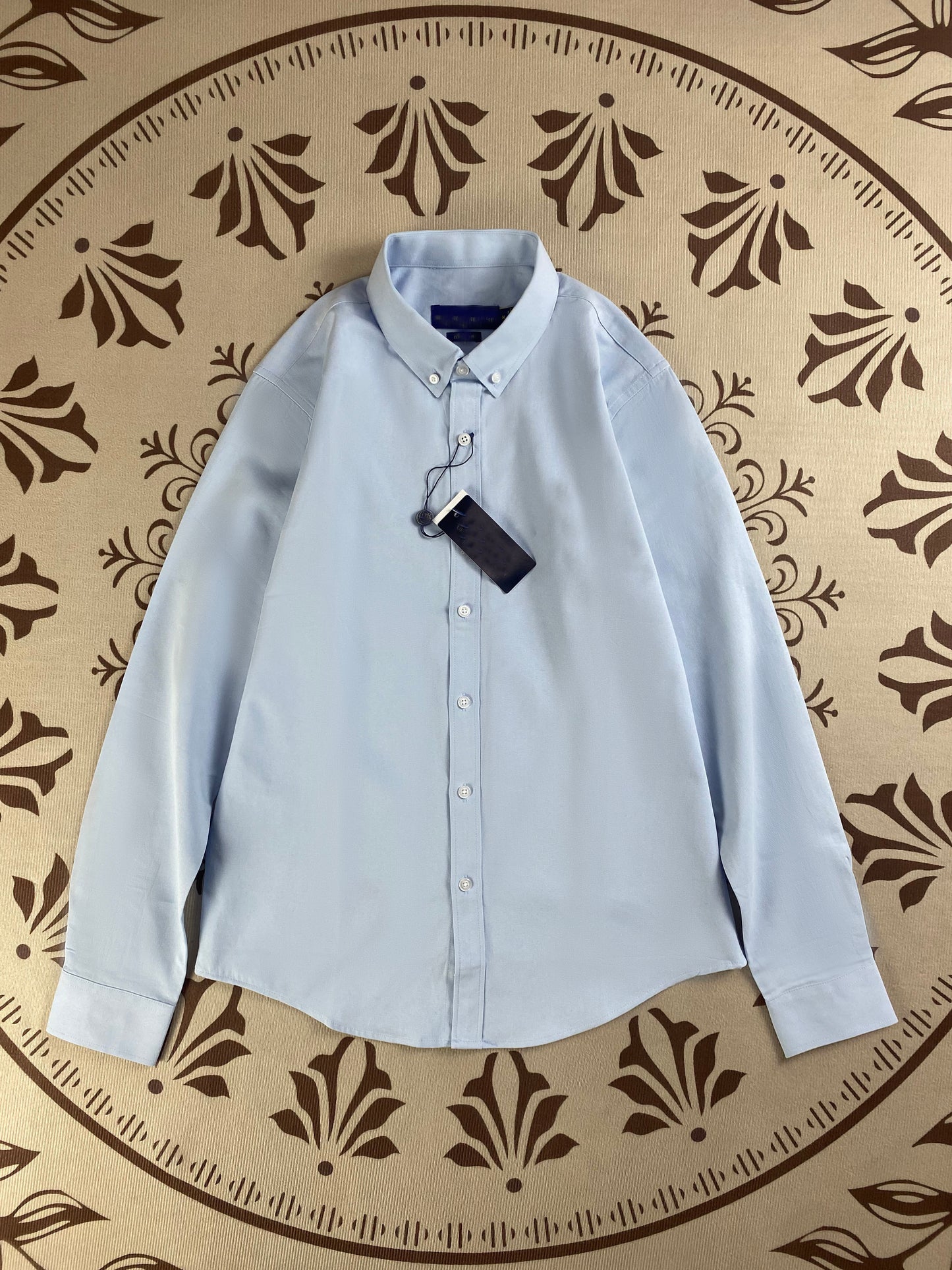 Men and women with the same new casual Joker cotton embroidered couple long sleeve shirt.