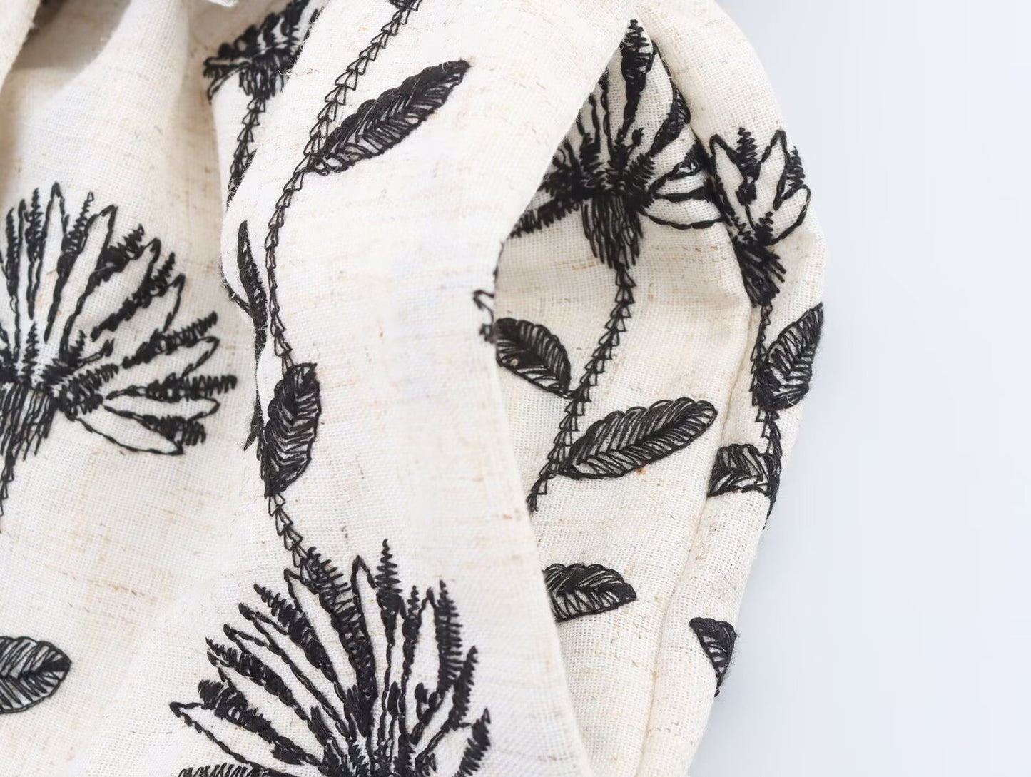 Women's New Fashion With Belt Embroidered Paper Bag Style Casual Shorts