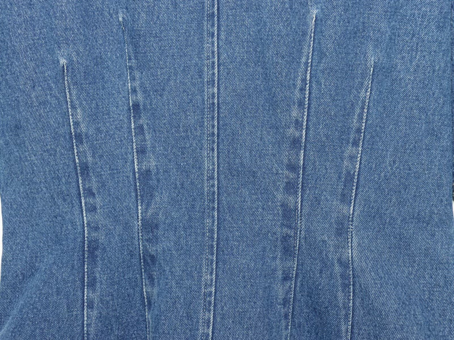 Women's short sleeved waist cinched denim shirt