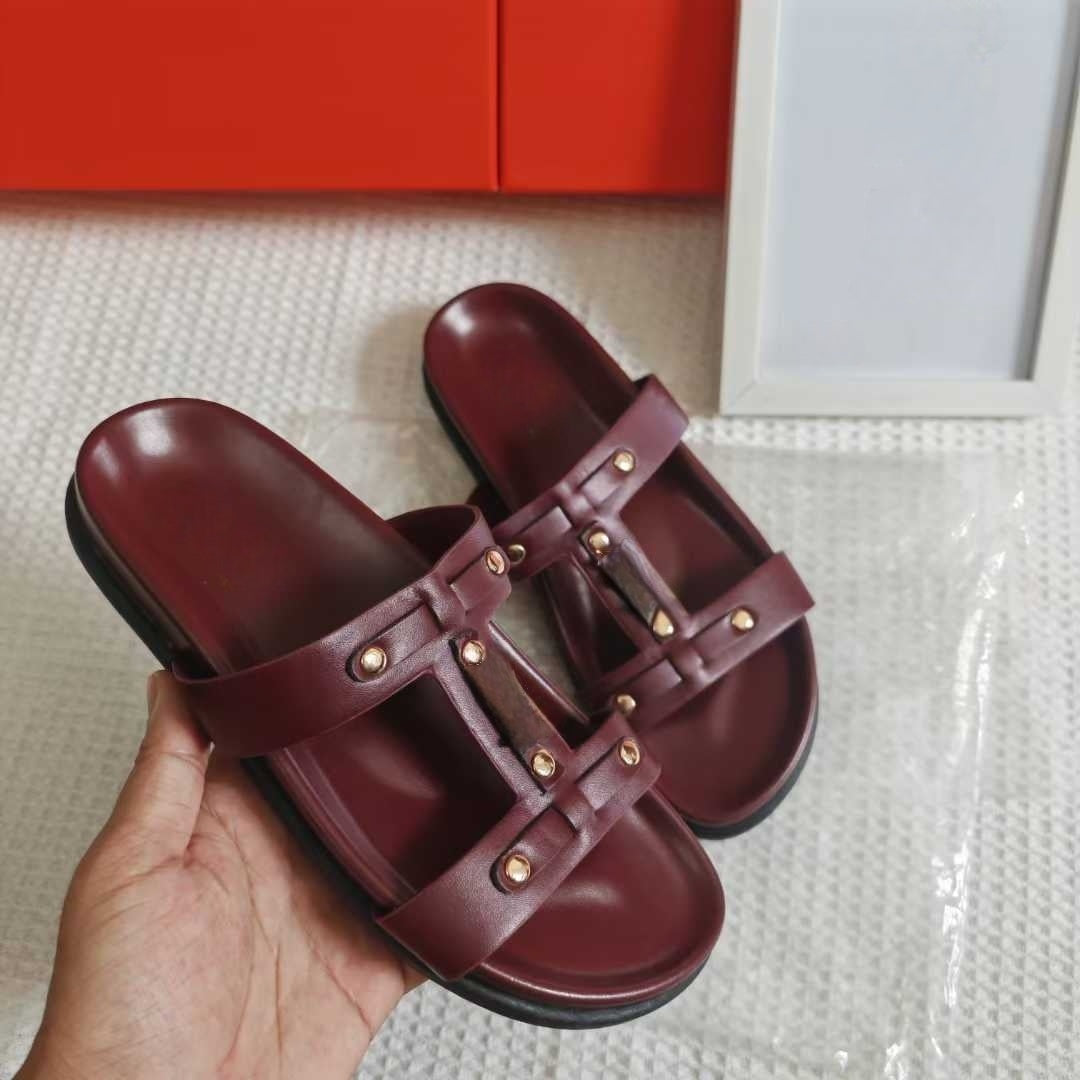 Women's 2025 New Fashion Casual Joker Rivet Decorative Platform Slippers Sandals.